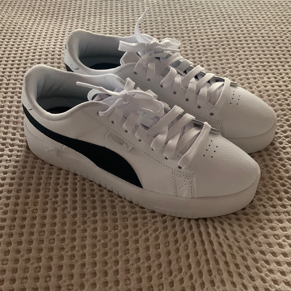 ❗️CLEAROUT❗️ Puma Women’s Jada Sneaker